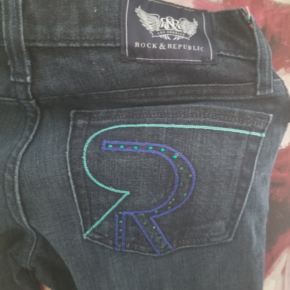ROCK & REPUBLIC JEANS.